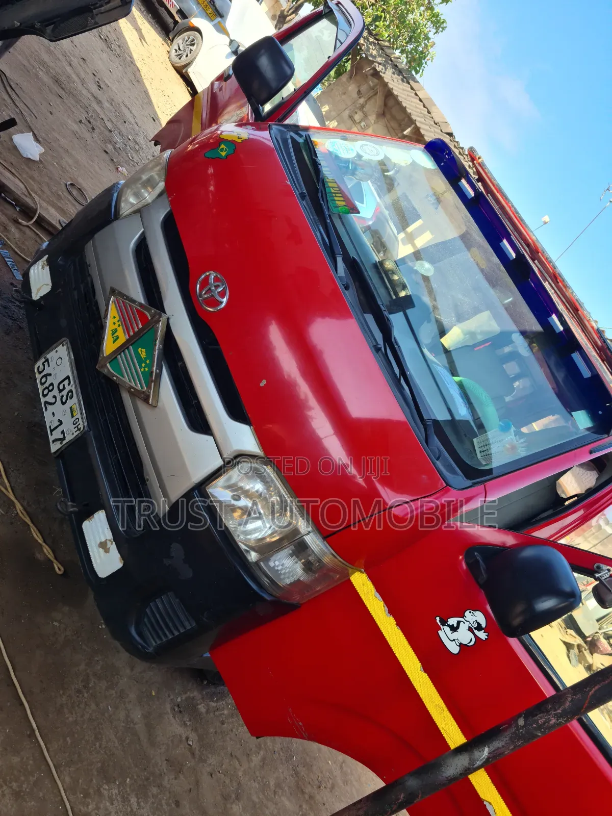 Toyota HiAce 2017 Red
