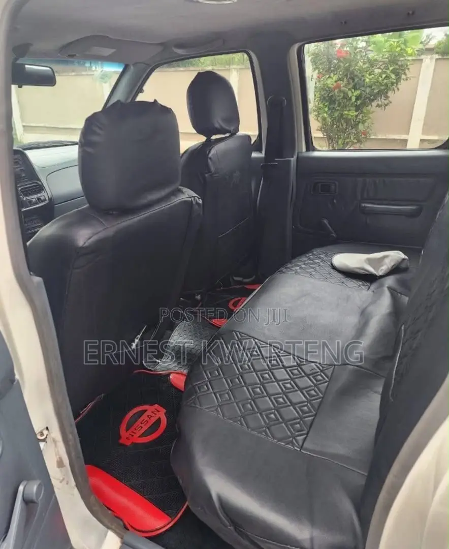 Nissan Hardbody 2021 White