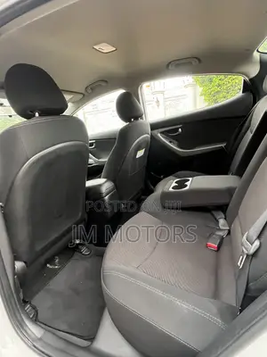 Hyundai Elantra Limited Sedan FWD (1.8L 4cyl 6A) 2016 White