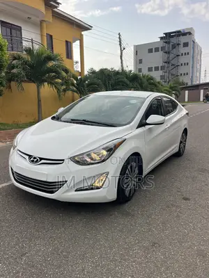 Hyundai Elantra Limited Sedan FWD (1.8L 4cyl 6A) 2016 White