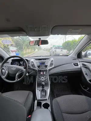 Hyundai Elantra Limited Sedan FWD (1.8L 4cyl 6A) 2016 White