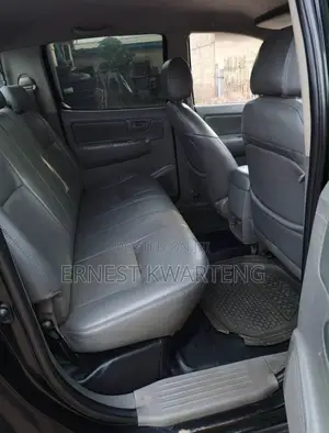 Toyota Hilux 2010 Black