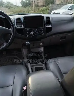 Toyota Hilux 2010 Black