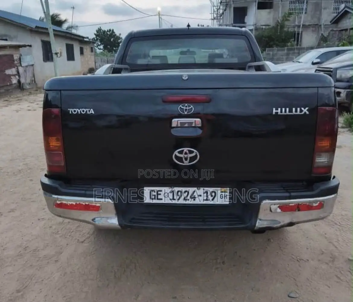 Toyota Hilux 2010 Black