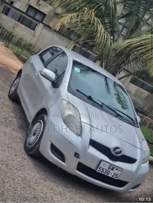 Toyota Vitz 1.3 AWD 5dr 2010 Silver