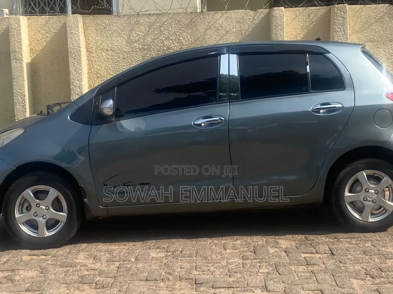 Toyota Vitz 2010 Gray