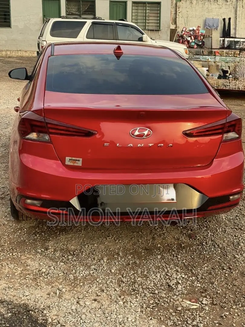 Hyundai Elantra SE 2020 Red