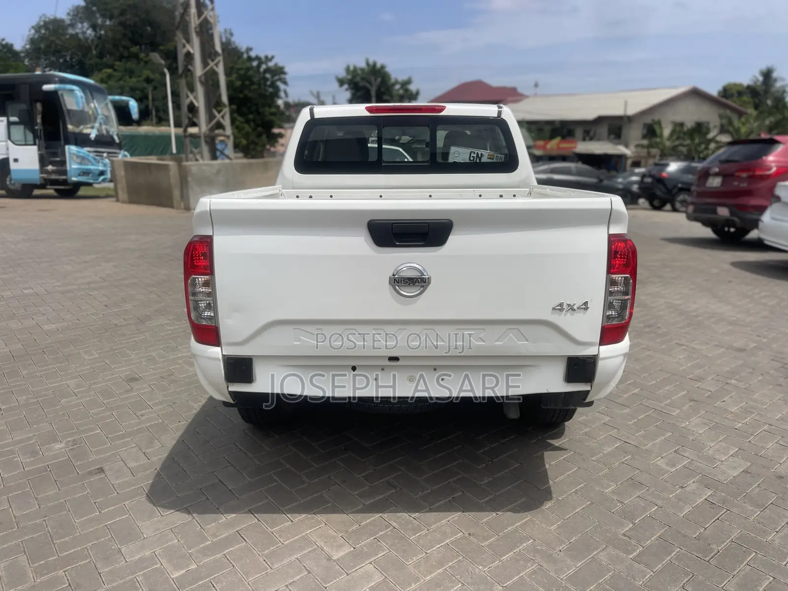 Nissan Navara 2023 White
