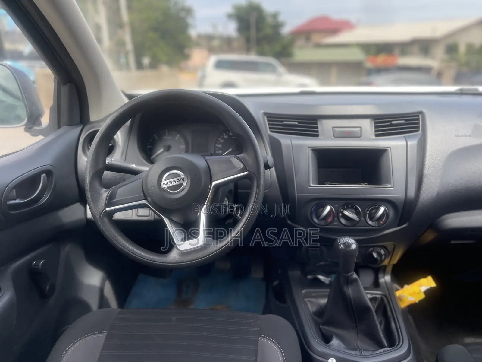 Nissan Navara 2023 White