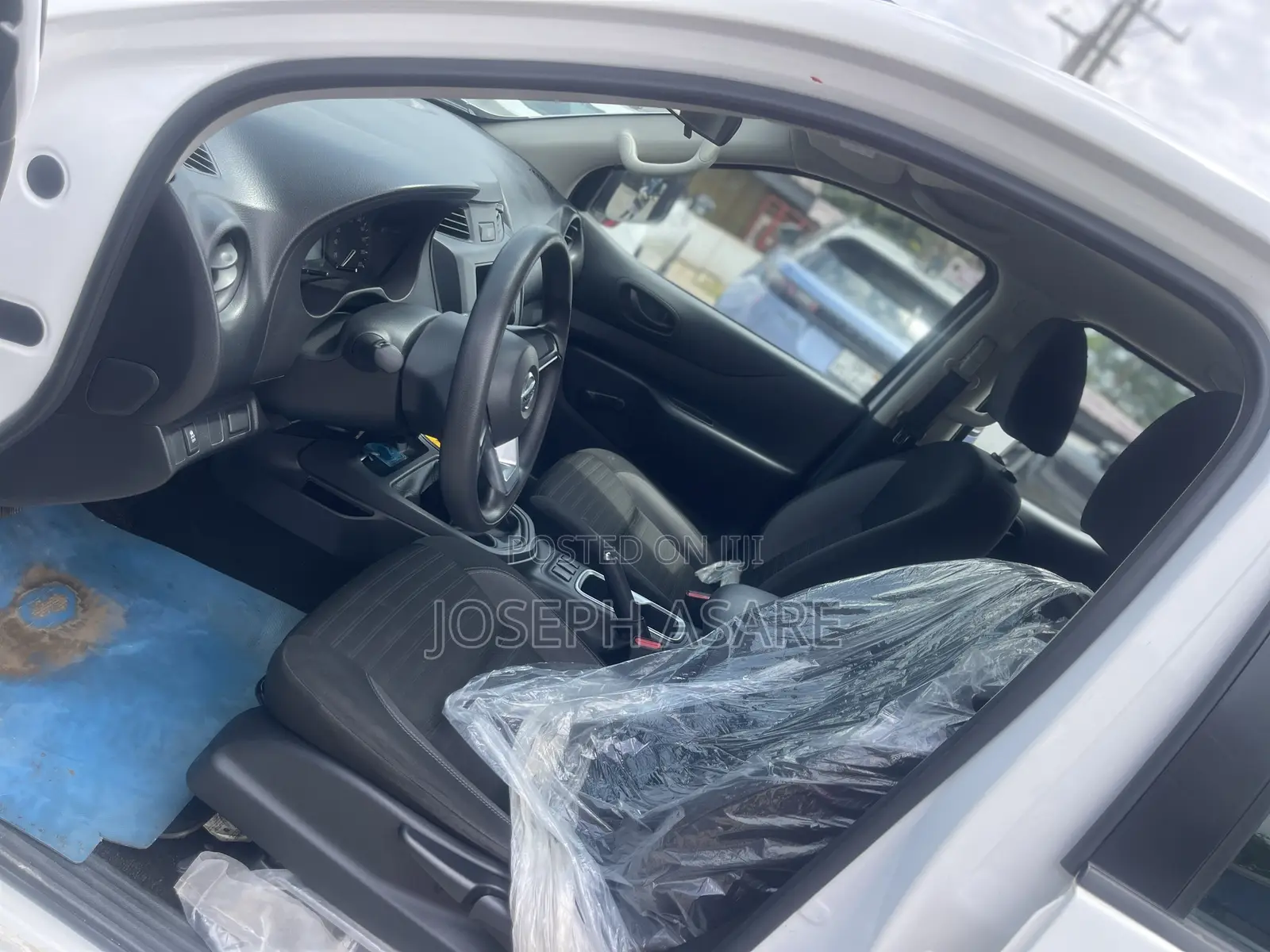 Nissan Navara 2023 White