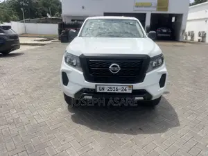 Nissan Navara 2023 White