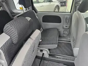 Toyota Sienta 2011 Green