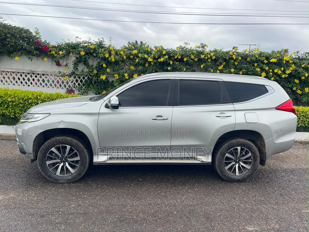 Mitsubishi Montero 2019 Silver