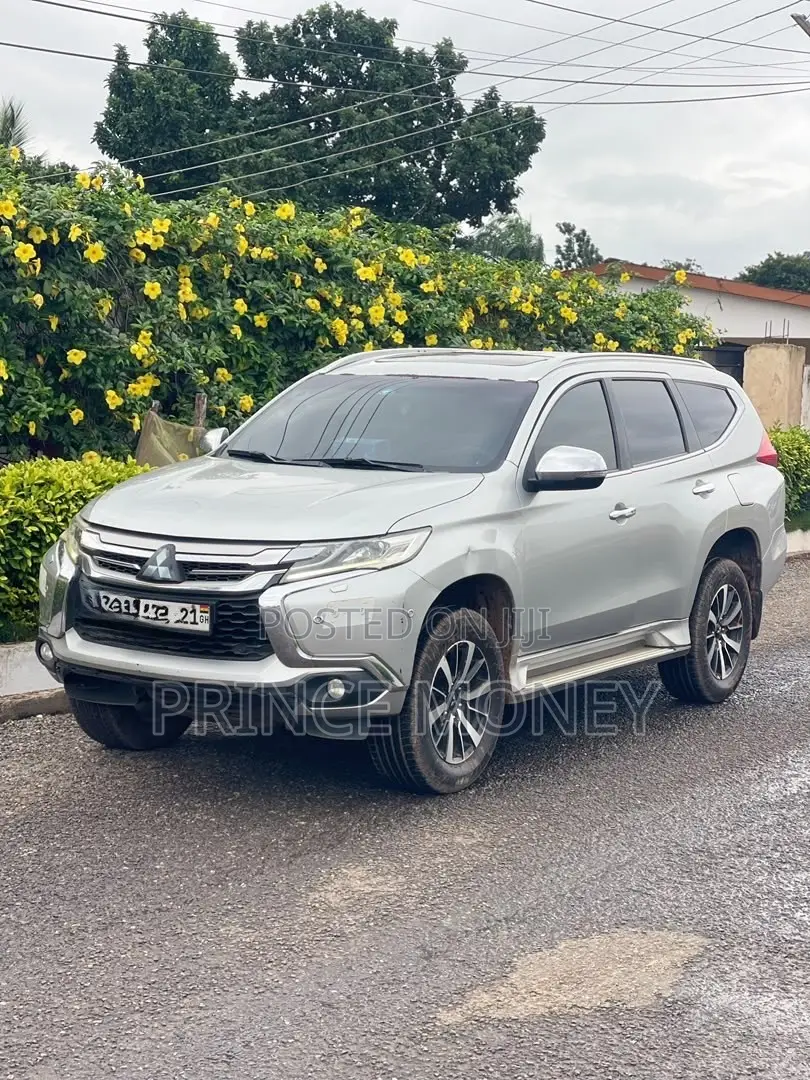 Mitsubishi Montero 2019 Silver