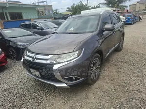 Mitsubishi Outlander 2017 Gray