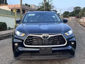Toyota Highlander XLE 2022 Black