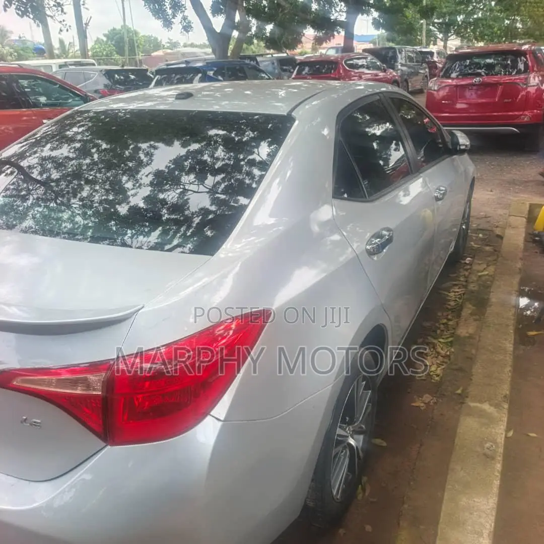 Toyota Corolla 2018 Gray