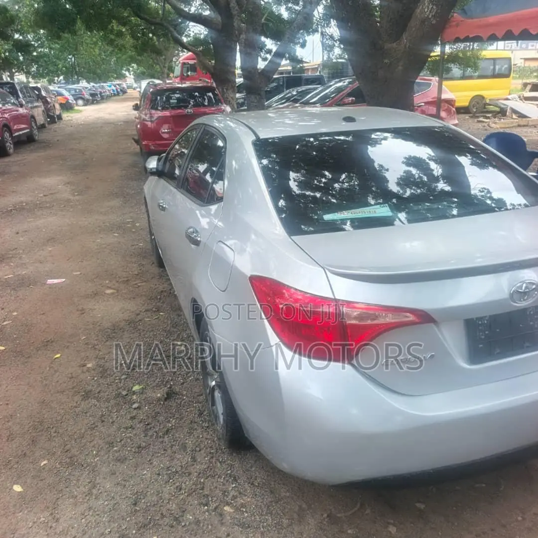Toyota Corolla 2018 Gray