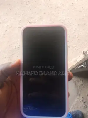 Apple iPhone 11 64 GB Red