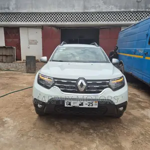 Renault Duster 2025 White