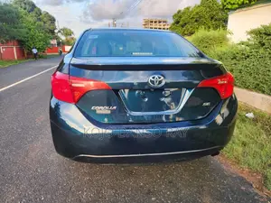 Toyota Corolla SE Special Edition 4dr Sedan (1.8L 4cyl CVT) 2017 Blue
