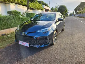 Toyota Corolla SE Special Edition 4dr Sedan (1.8L 4cyl CVT) 2017 Blue