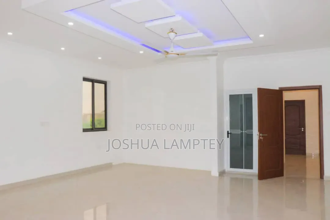 4bdrm House in Palm Ridge Estate, Community 25 for sale
