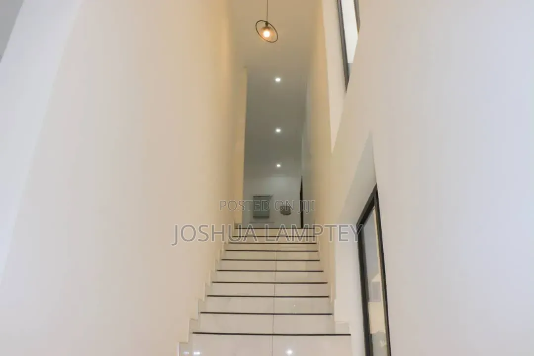 4bdrm House in Palm Ridge Estate, Community 25 for sale