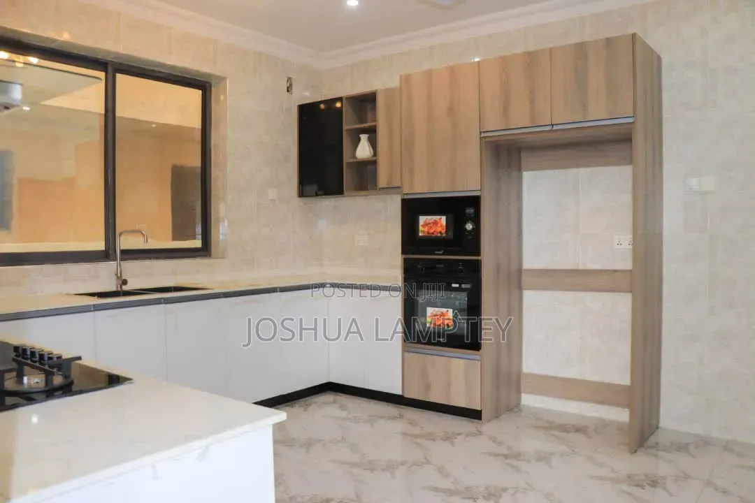 4bdrm House in Palm Ridge Estate, Community 25 for sale