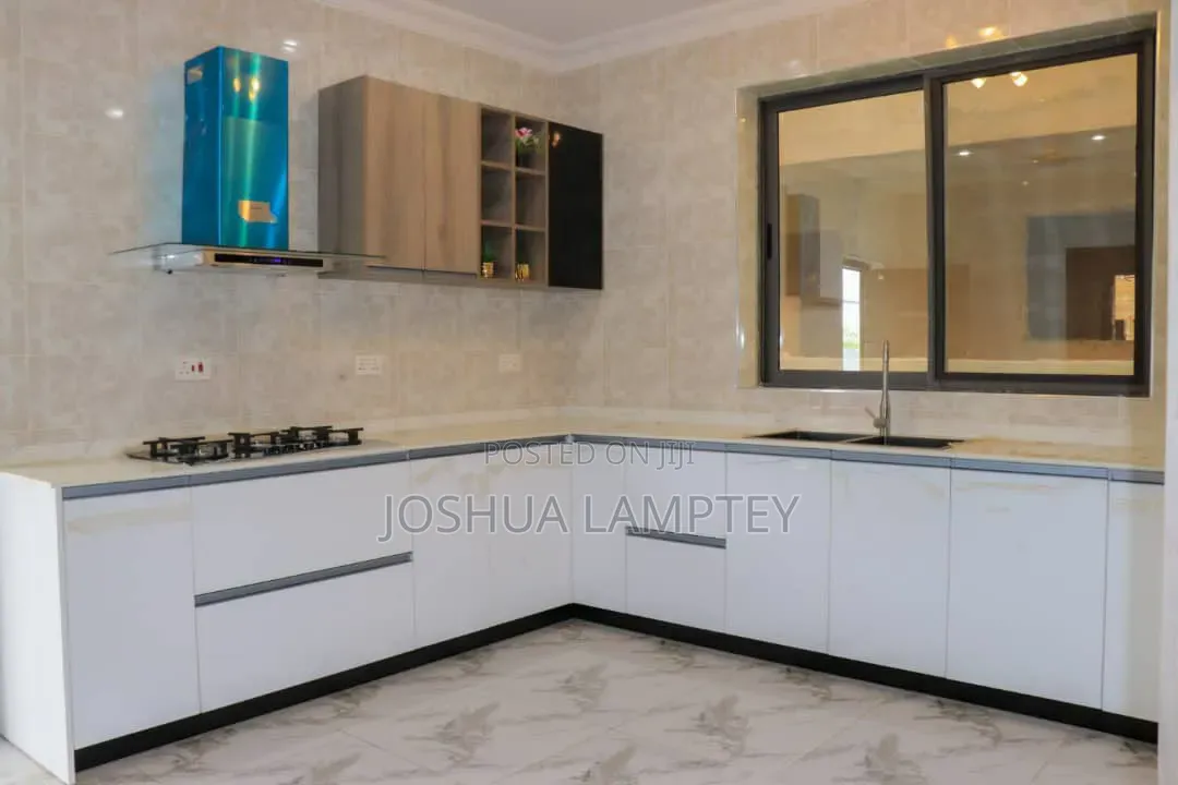 4bdrm House in Palm Ridge Estate, Community 25 for sale