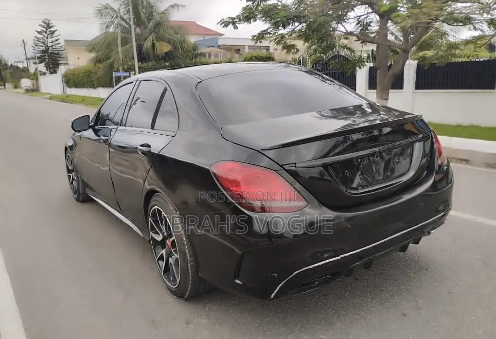 Mercedes-Benz C300 2020 Black