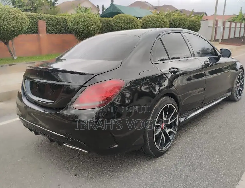 Mercedes-Benz C300 2020 Black
