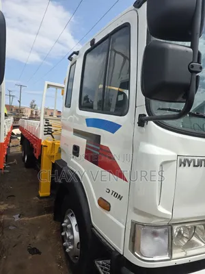 Hyundai 7tons Crane