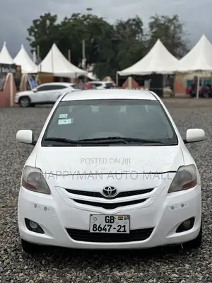Toyota Yaris 2012 White