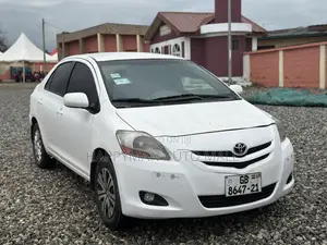 Toyota Yaris 2012 White