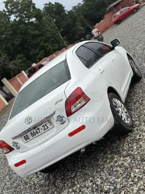 Toyota Yaris 2012 White