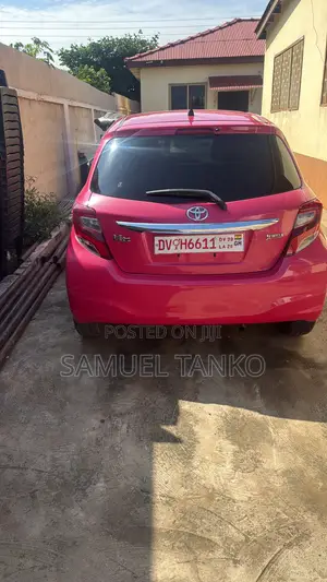 Toyota Vitz 2014 White