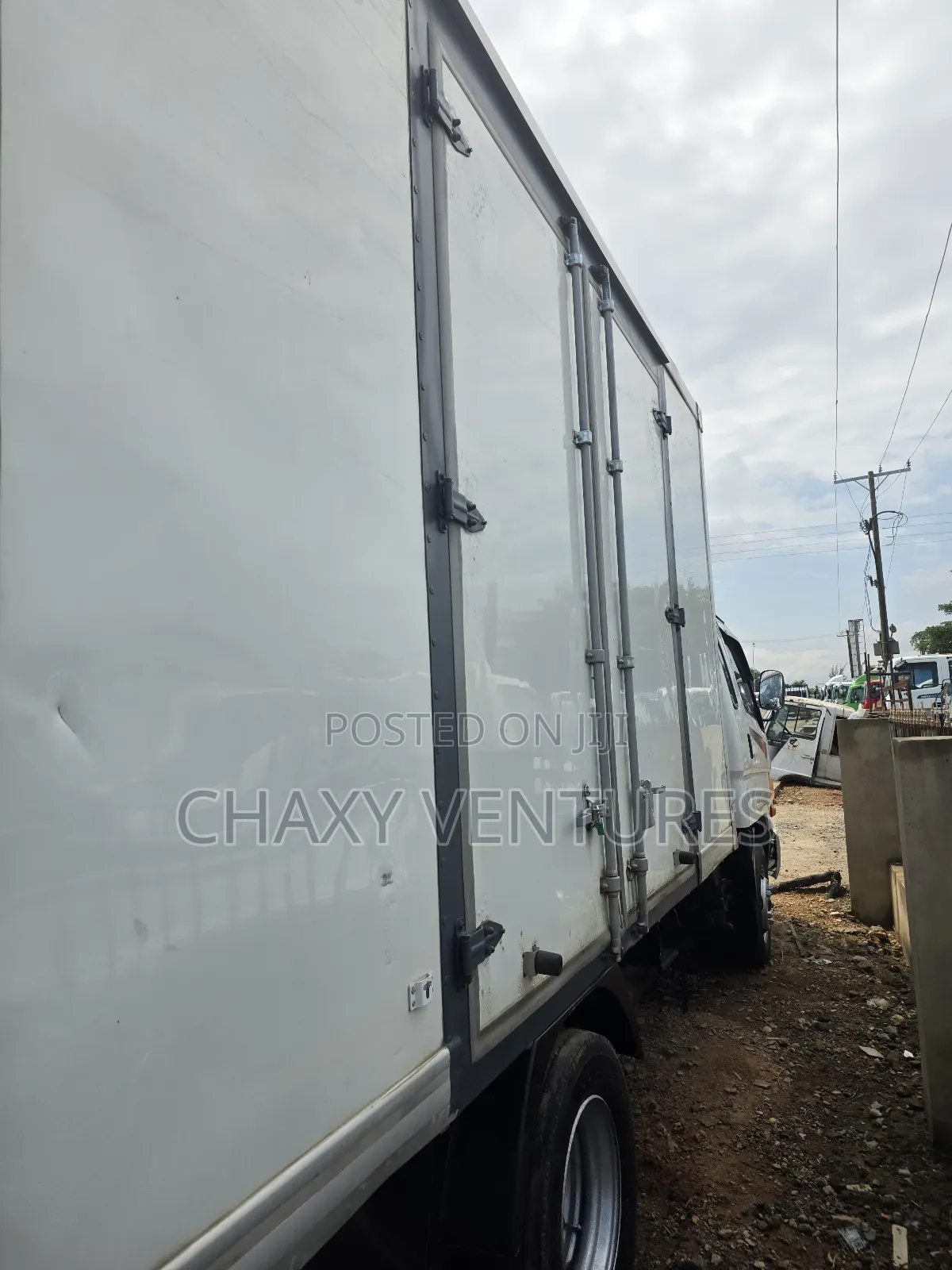 Hyundai Might Food Bus