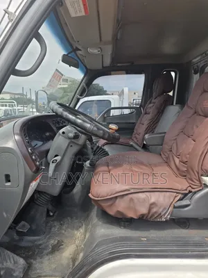 Hyundai Might Food Bus