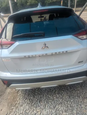 Mitsubishi Outlander 2022 White