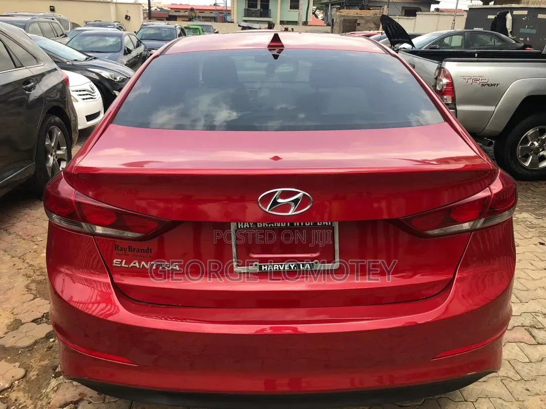 Hyundai Elantra 2017 Red