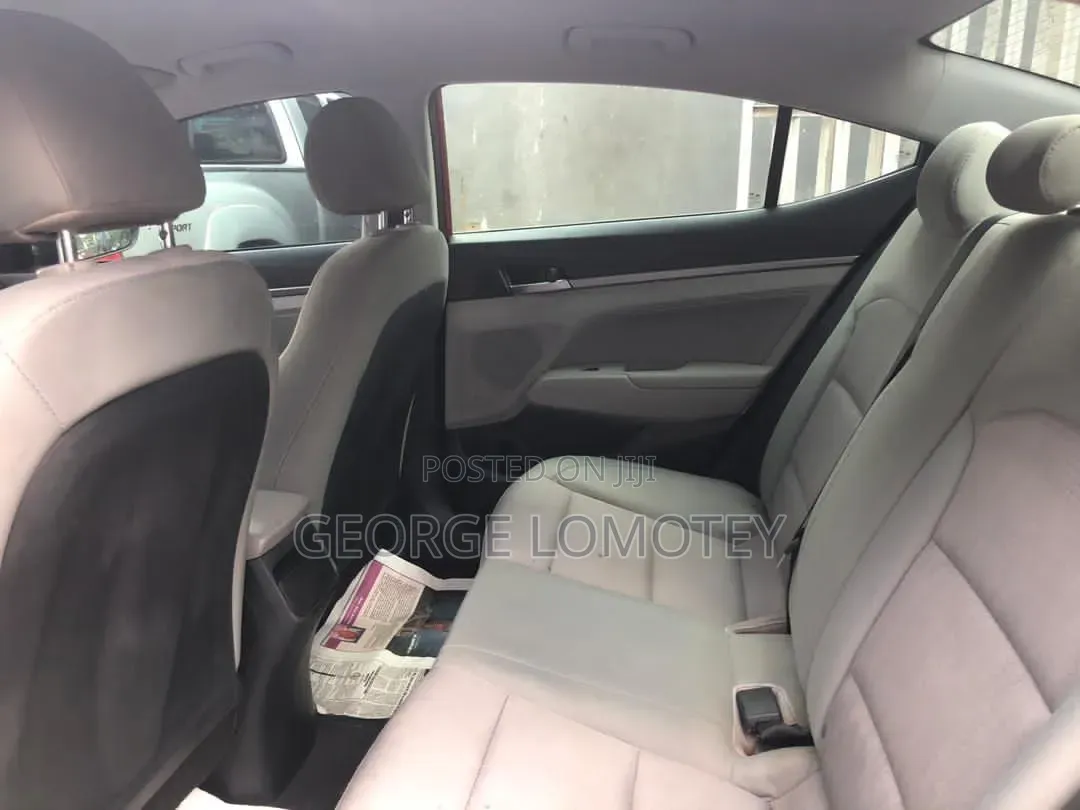 Hyundai Elantra 2017 Red