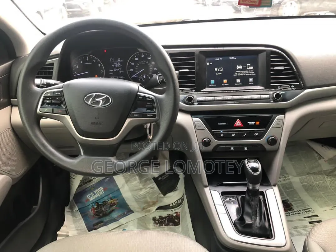Hyundai Elantra 2017 Red