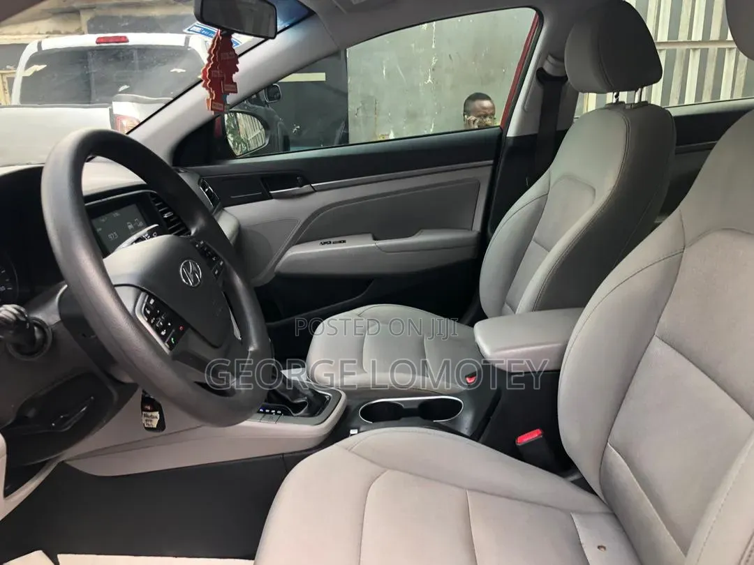 Hyundai Elantra 2017 Red