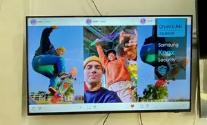 Samsung Crystal UHD Model U8000F Smart 4k 43inches