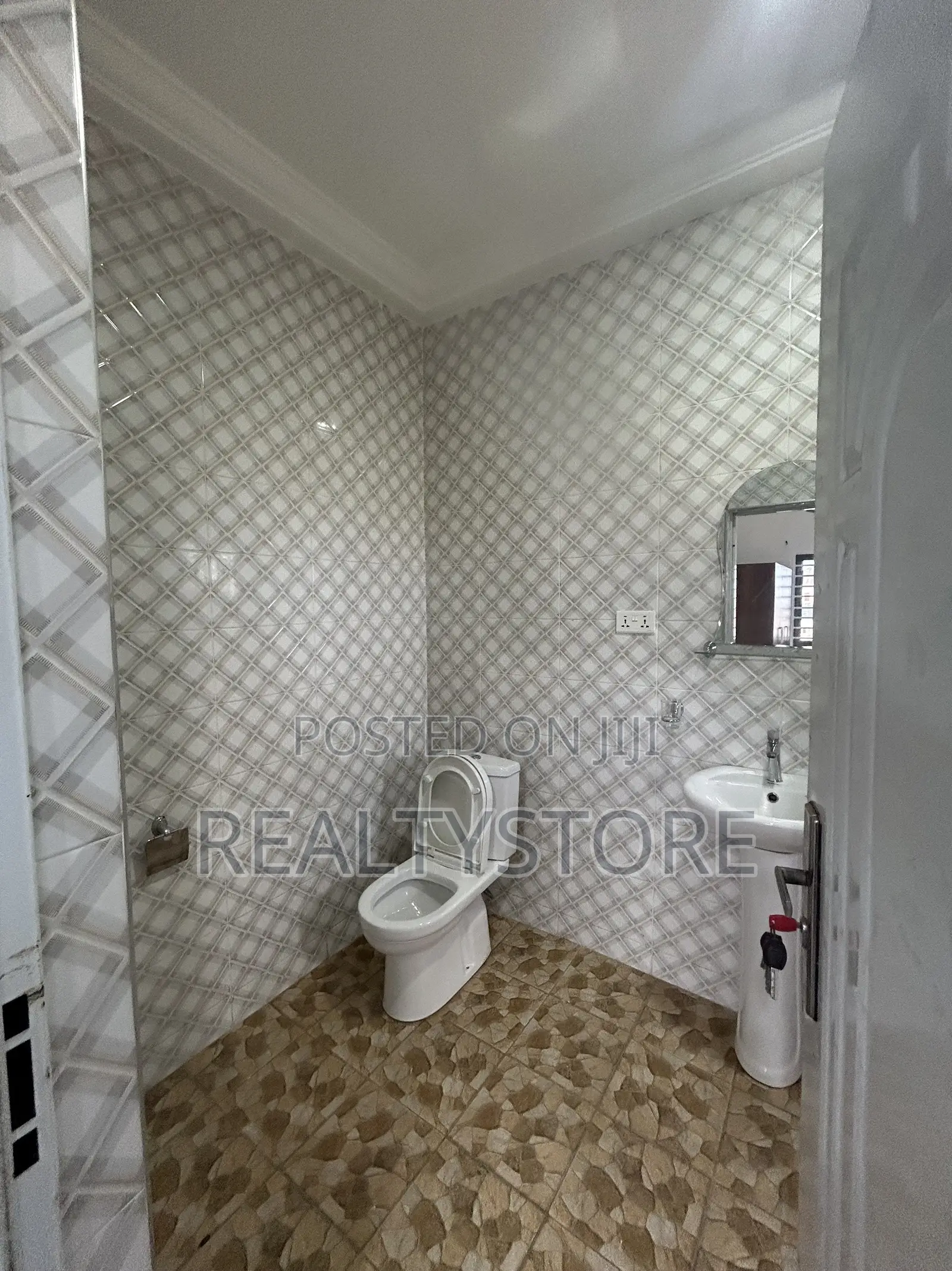 3bdrm Apartment in Haatso, Accra Metropolitan for rent
