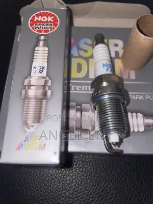 14 Short NGK Spark Plugs Available for Toyota/Accord/Acura Etc 4pcs