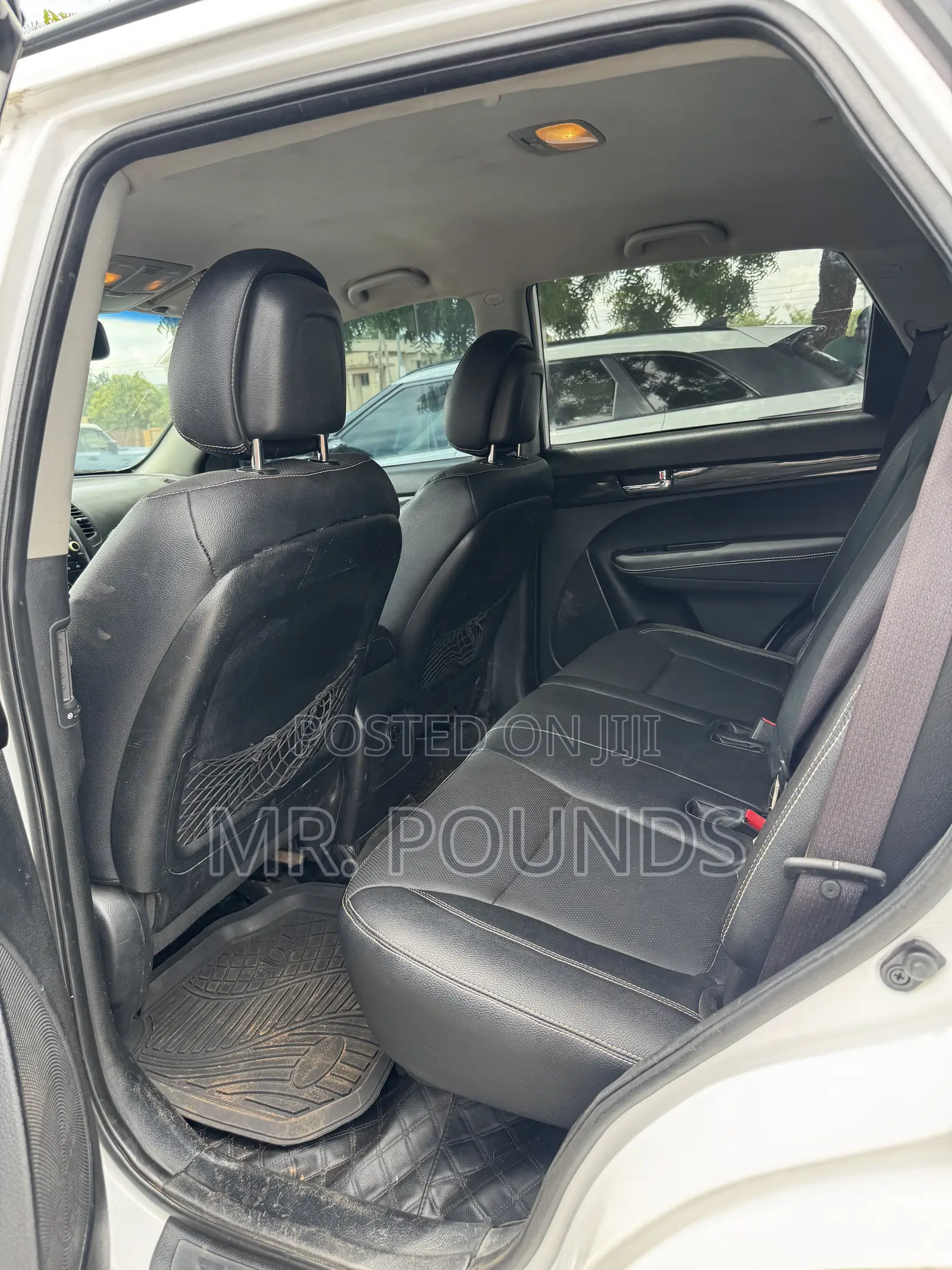 Kia Sorento 2011 White