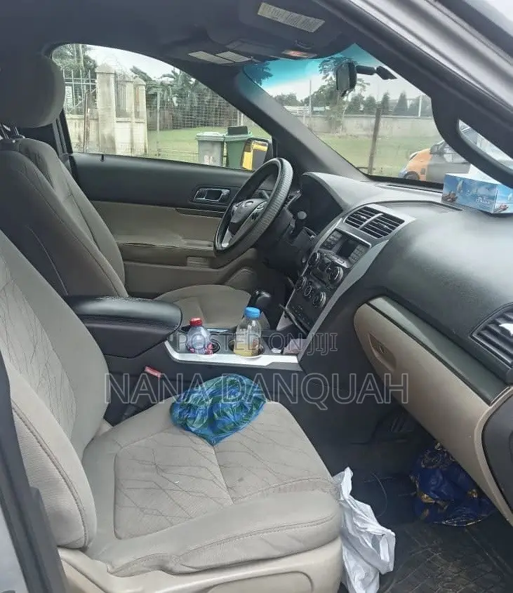 Ford Explorer 2015 Silver