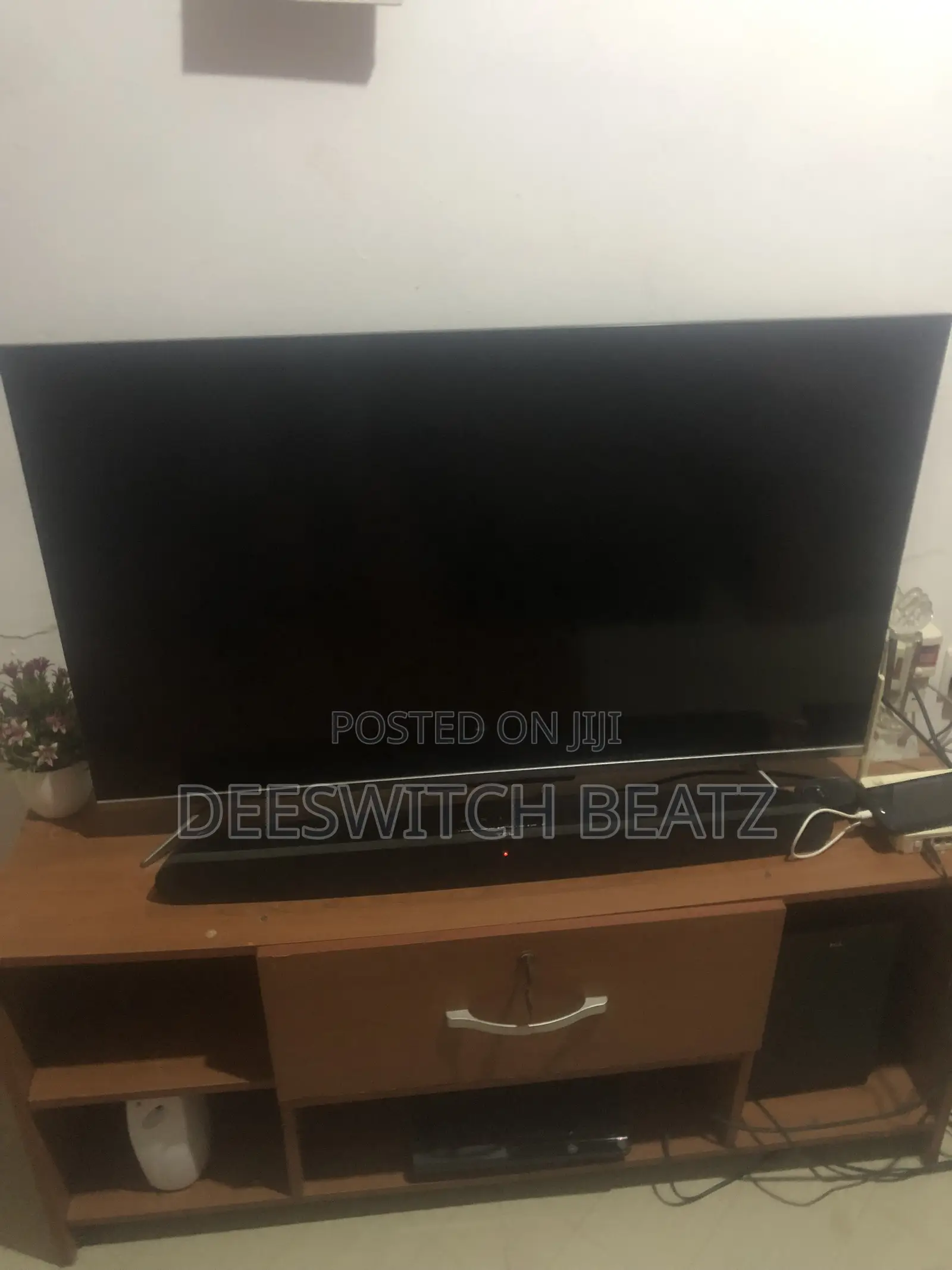 TCL Smart Android TV With Wireless Sound Bar With Subwoofer